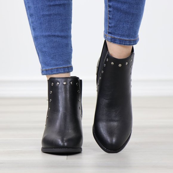 Black Synthetic Leather Chelsea Pointed Toe Low Heel Ankle Boots Metal Studs - Picture 11 of 12